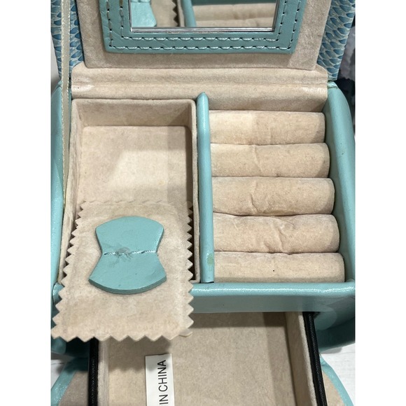 Locking Jewelry Box Travel Case Portable Organizer‎ with Mirror and Key - Picture 2 of 11